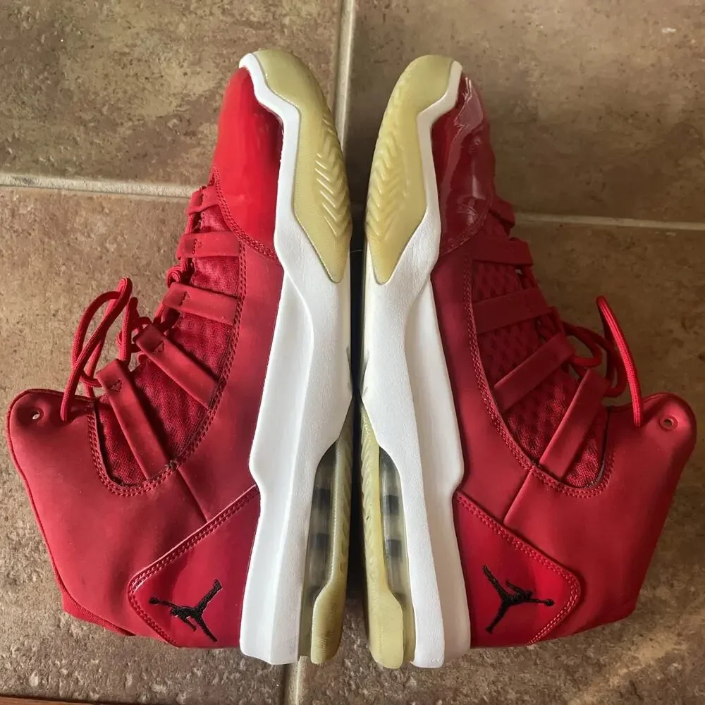 Nike Air Jordan Max Aura Red Basketball Shoes Size 11.5 CQ9451-600